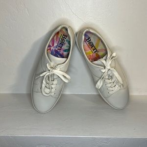 Born ivory leather sur causal shoes 9